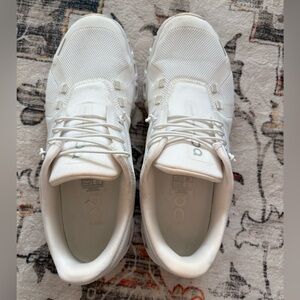 On Cloud White Slip On Tennis Shoes 7.5